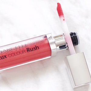 2/10 NWT Marcelle lux colour rush summer flame 72 lip lacquer